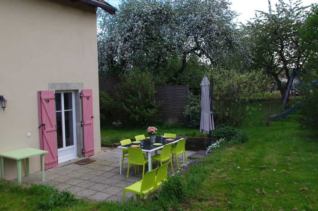 Gite Mentrel Champ-le-Duc Exterior photo
